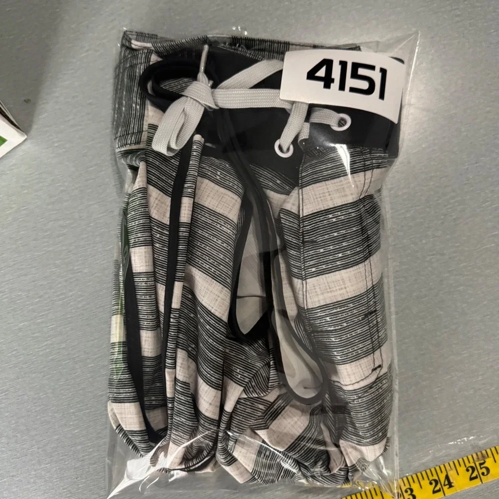 Under Armour HeatGear Mens Striped Board Shorts Grey White Swim Trunks Size 34